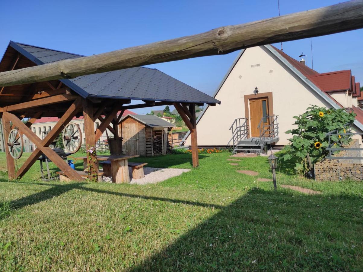Apartman Na Statku Červený Kostelec エクステリア 写真