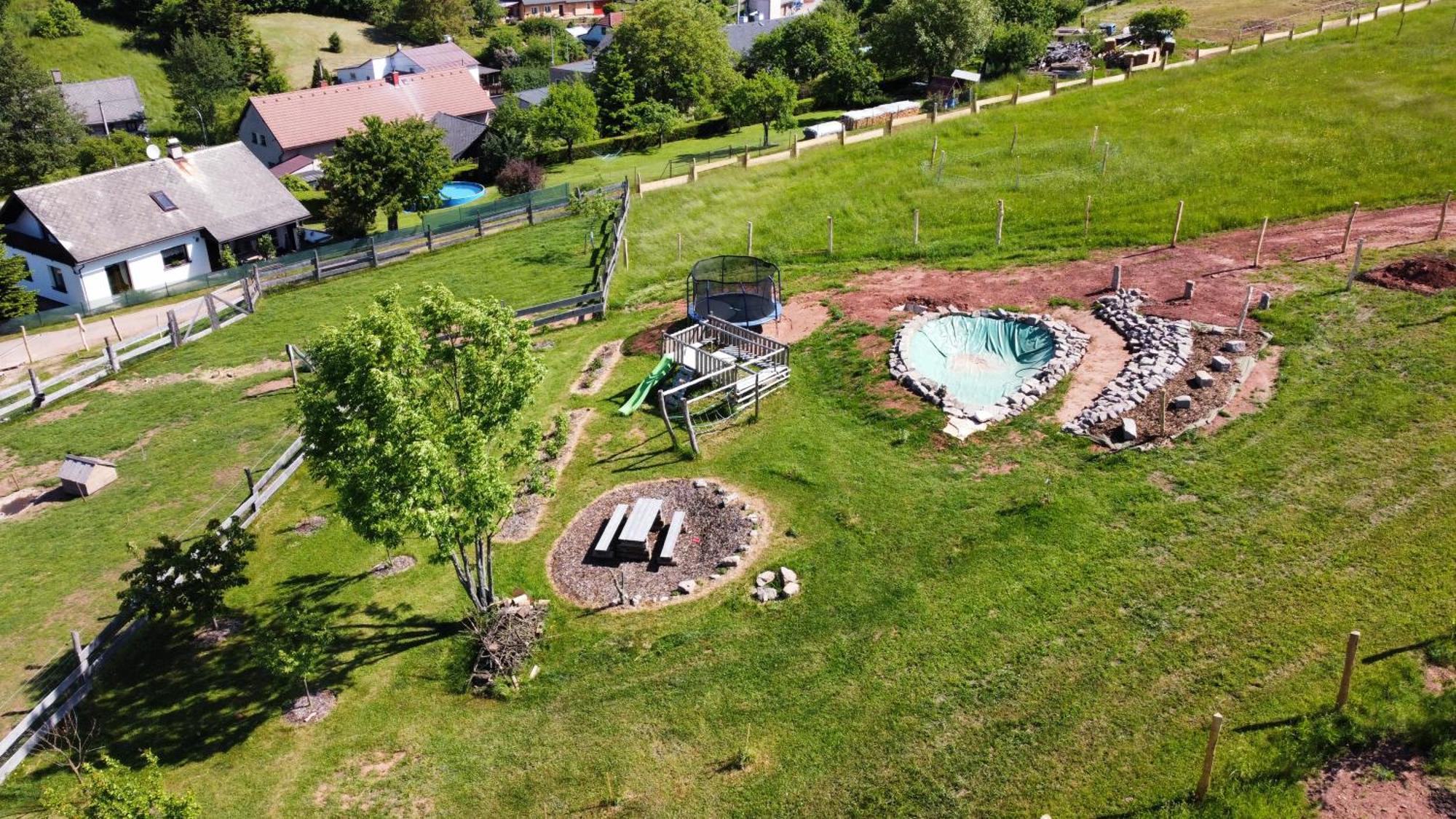 Apartman Na Statku Červený Kostelec エクステリア 写真